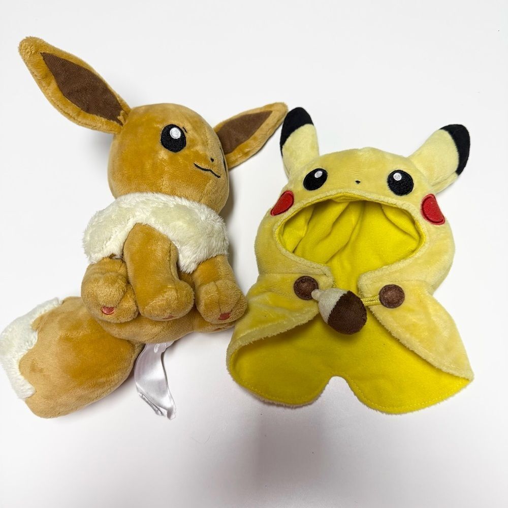 Pokémon Pikachu Eevee Cape Rare Plush